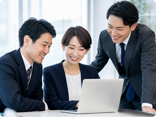 男女3名のビジネスパーソン